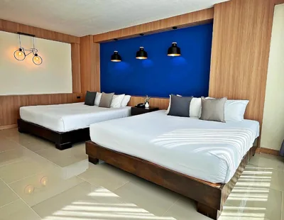 Camera familiare - navetta aeroportuale gratuita — The Sixteenth Naiyang Beach Hotel- Free Schedule Airport Shuttle